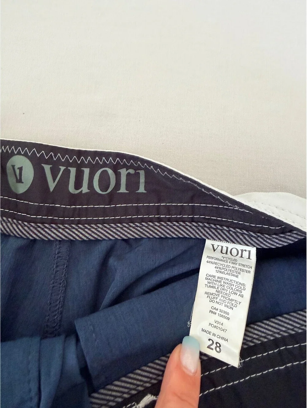 Vuori Men's Size 28 Cruise Boardshorts Blue Green 4-Way Stretch Shorts